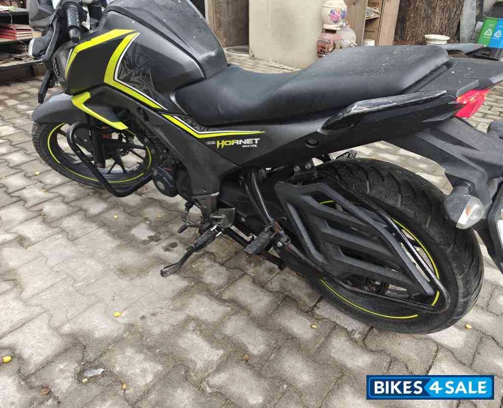 Honda CB Hornet 160R