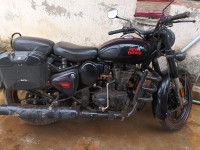 Stealth Black Royal Enfield Classic 350 BS VI