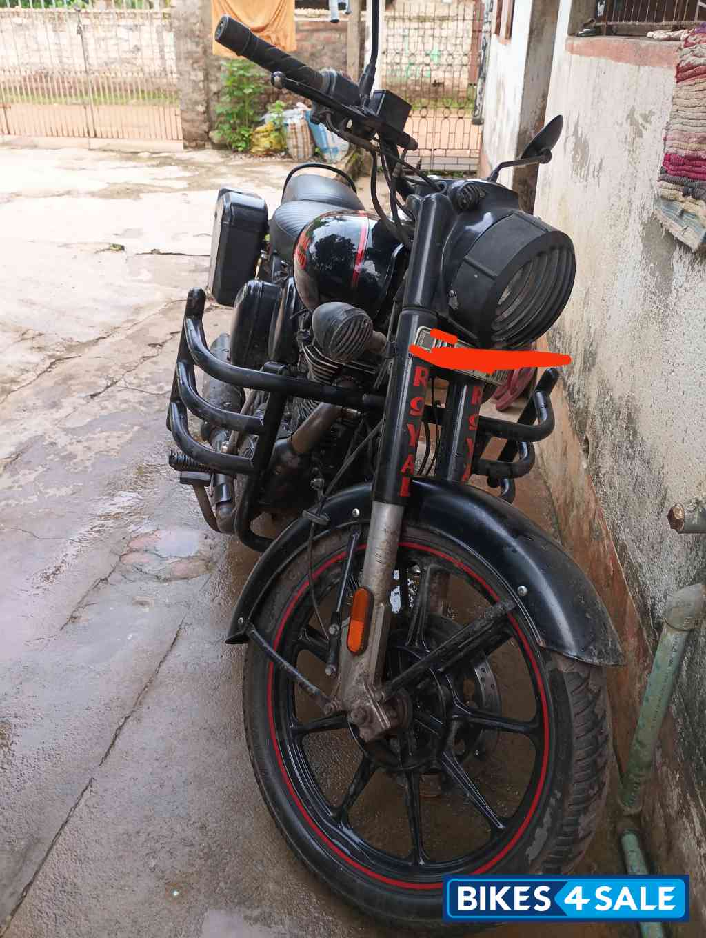 Stealth Black Royal Enfield Classic 350 BS VI