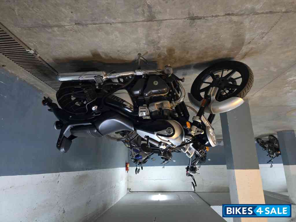 Interstellar Grey Royal Enfield Super Meteor 650