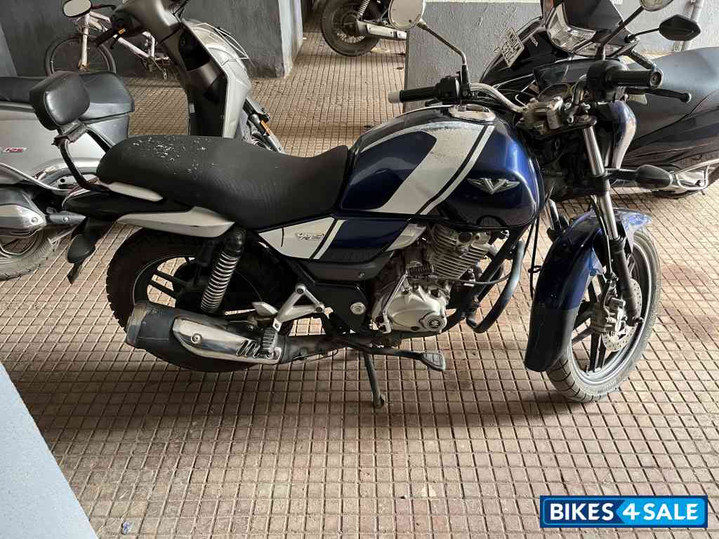 Bajaj V15