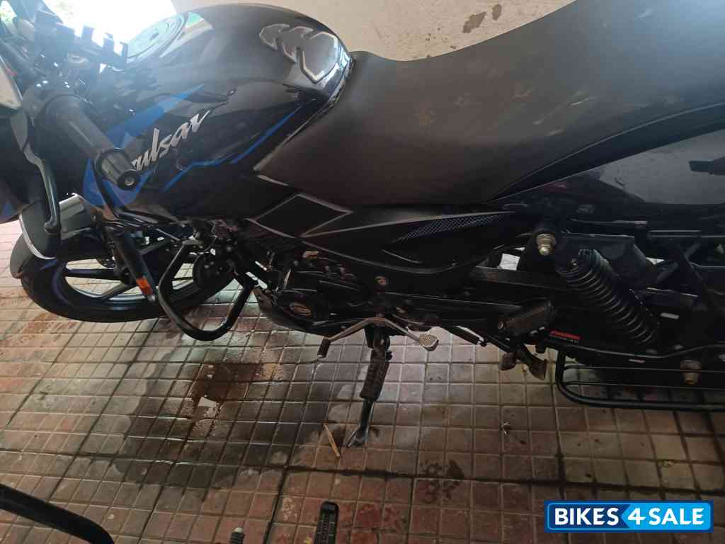 Blue Bajaj Pulsar 125