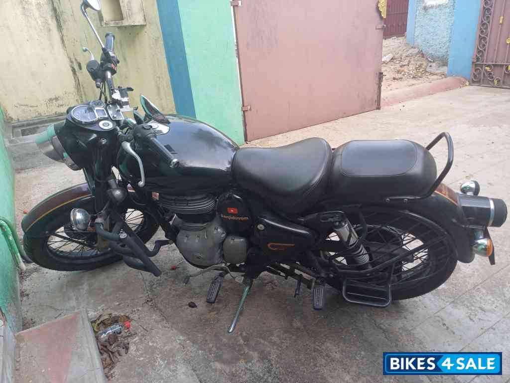 Halcyan Black Royal Enfield Classic 350 Single Channel BS6 Halcyan Black Royal Enfield Classic 350 Single Channel BS6