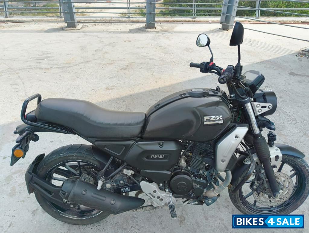 Mat Black Yamaha FZ-X