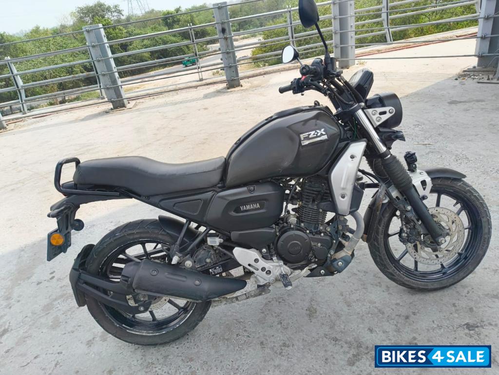 Mat Black Yamaha FZ-X