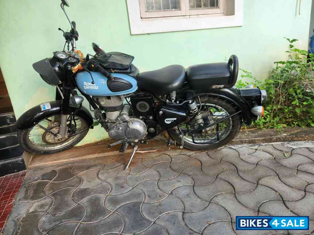 Royal Enfield Classic 350 Redditch Blue