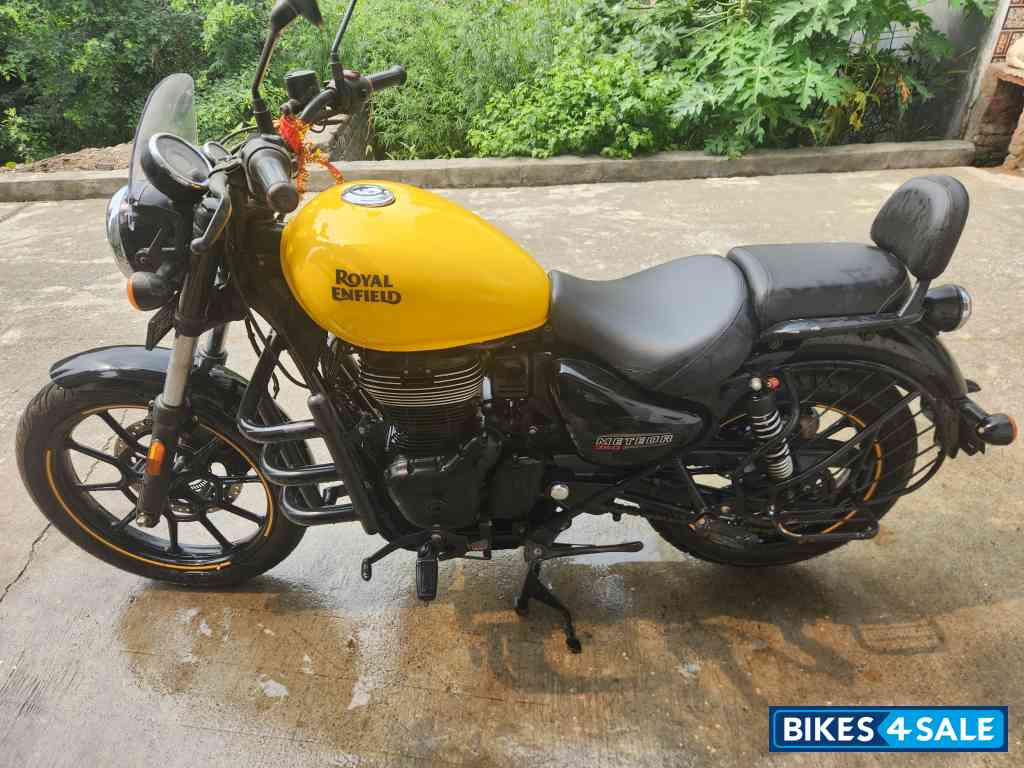 Yellow Royal Enfield Meteor 350
