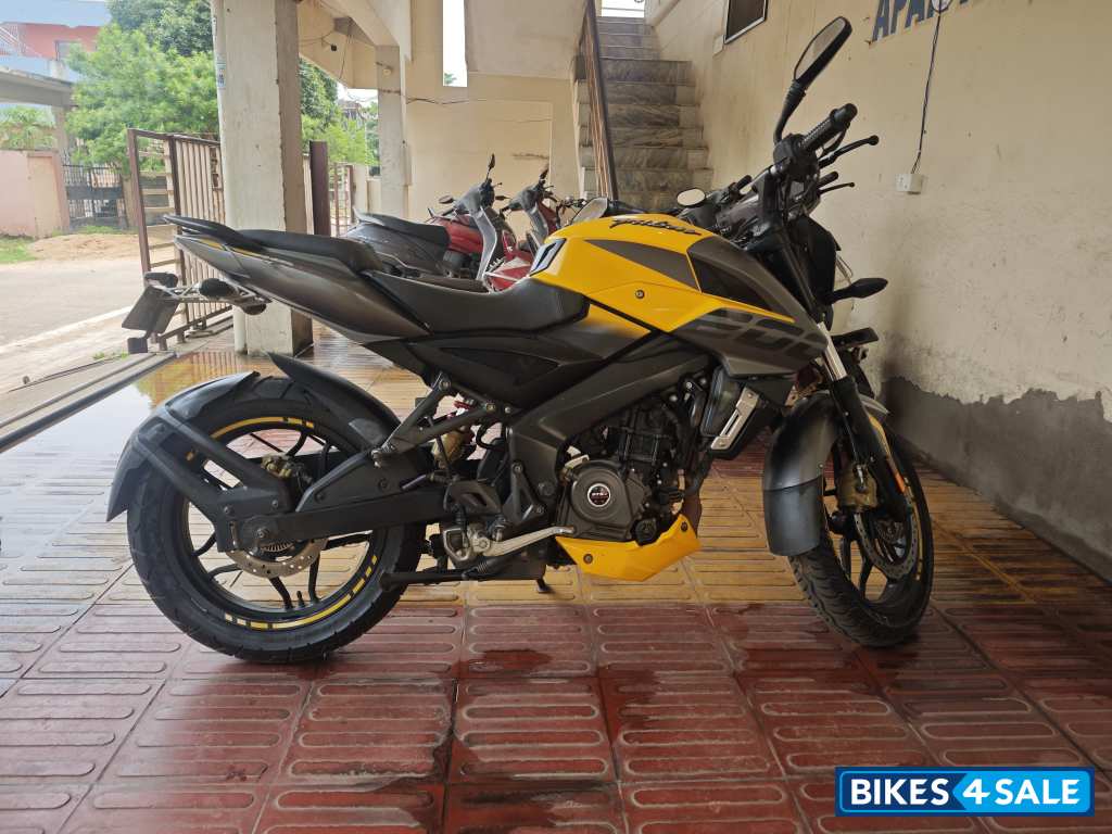 Bajaj Pulsar NS200