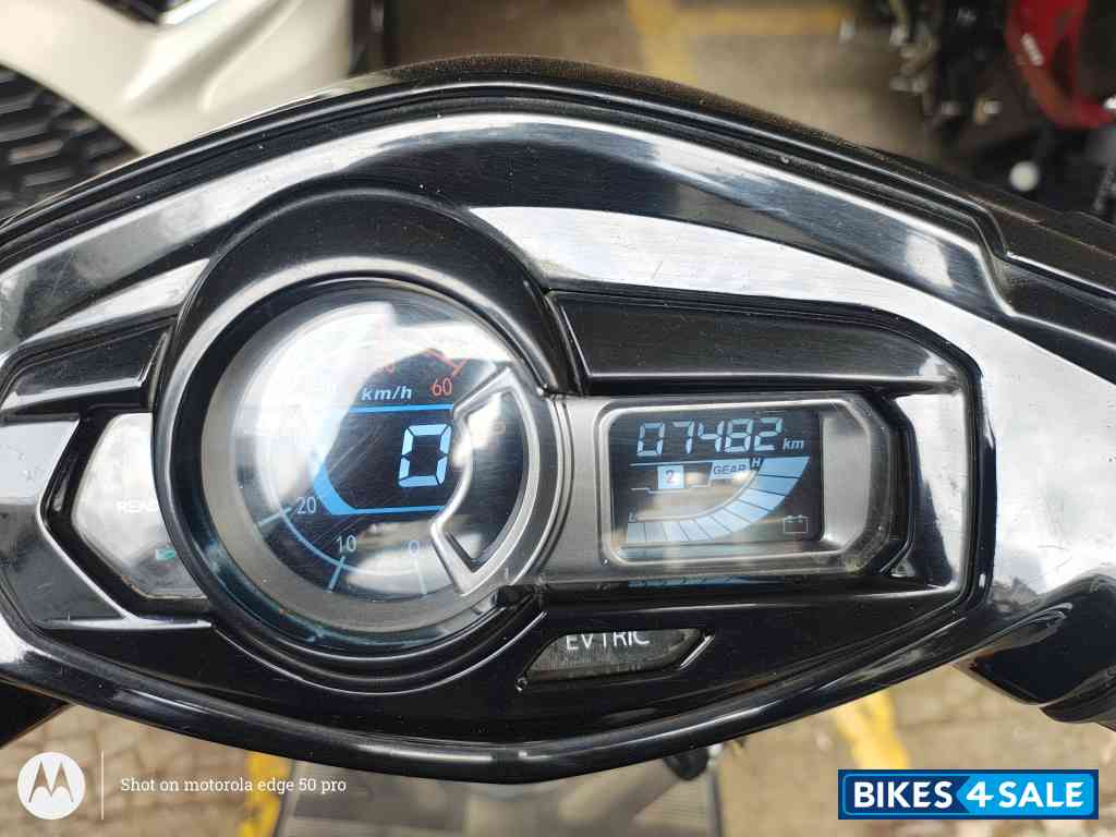 Glossy Black Evtric Ride