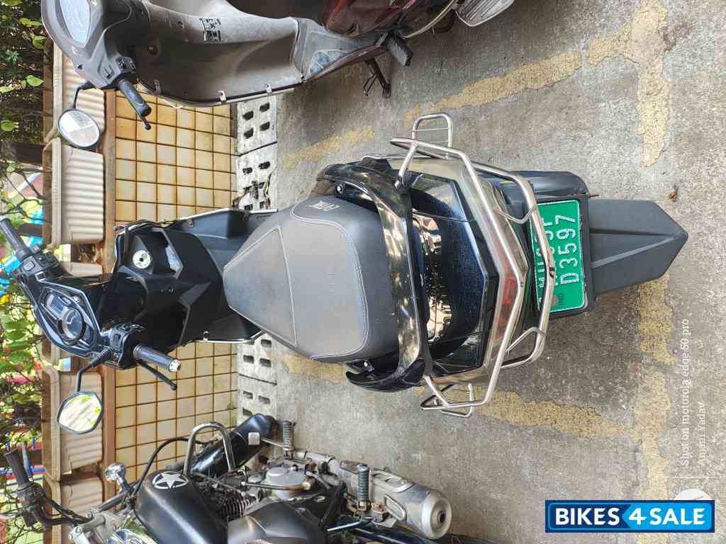 Glossy Black Evtric Ride