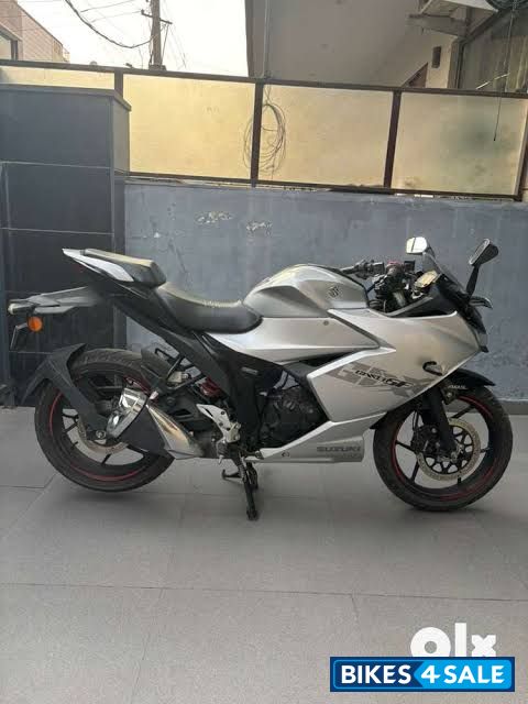 Suzuki Gixxer SF