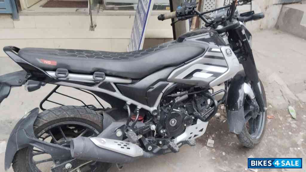 Bajaj Freedom 125 NG04 Drum LED