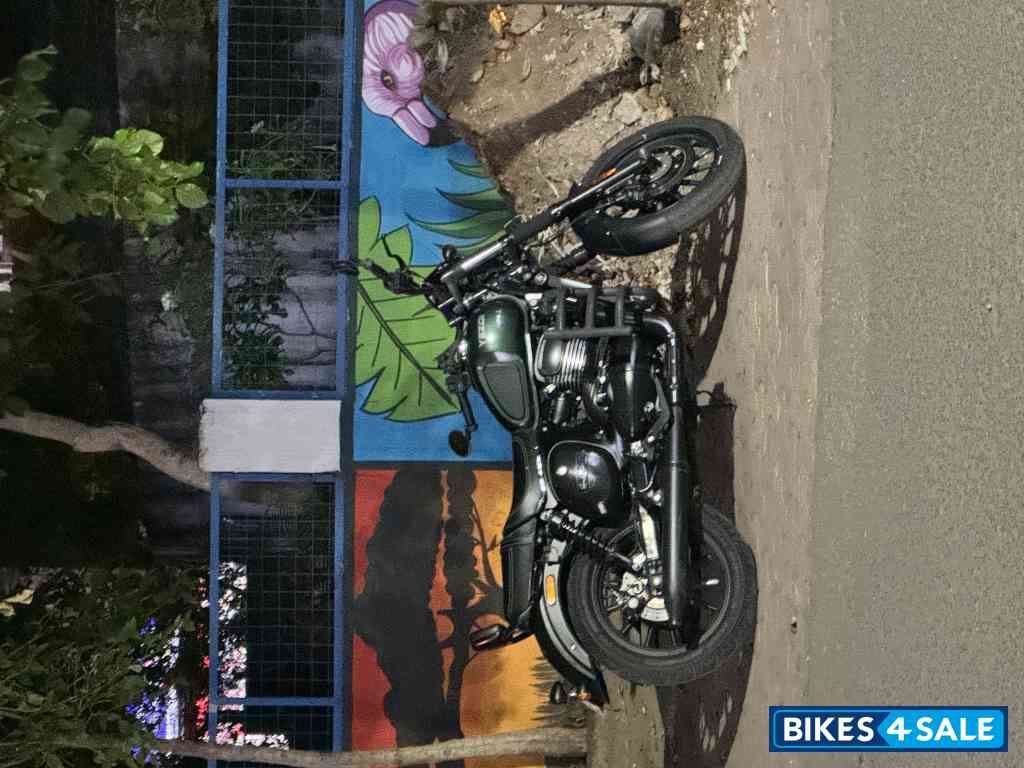 Hunter Green Yezdi Roadster Dark