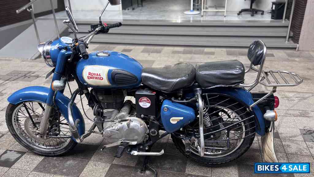 Blue Royal Enfield Classic 350