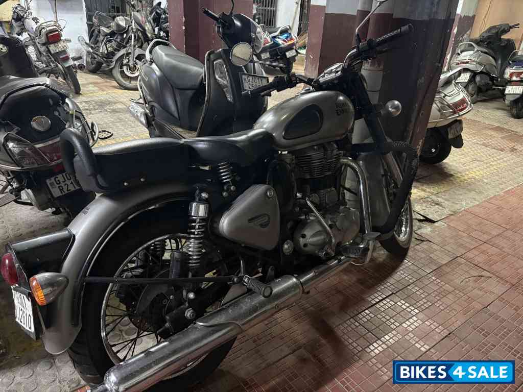 Silver Royal Enfield Classic 350