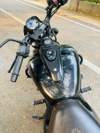 Black Bajaj Avenger Street 160 BS6
