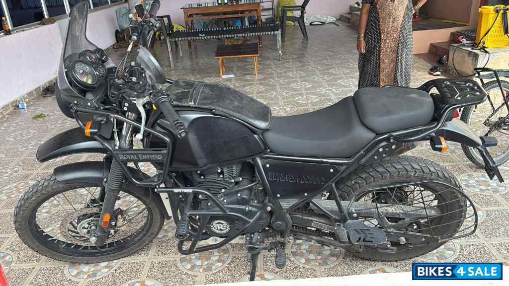 Granite Black Royal Enfield Himalayan BS VI