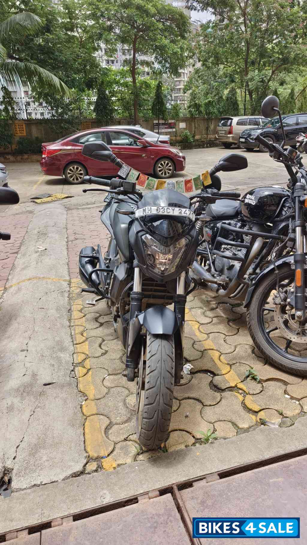 Bajaj Dominar 400 Disc