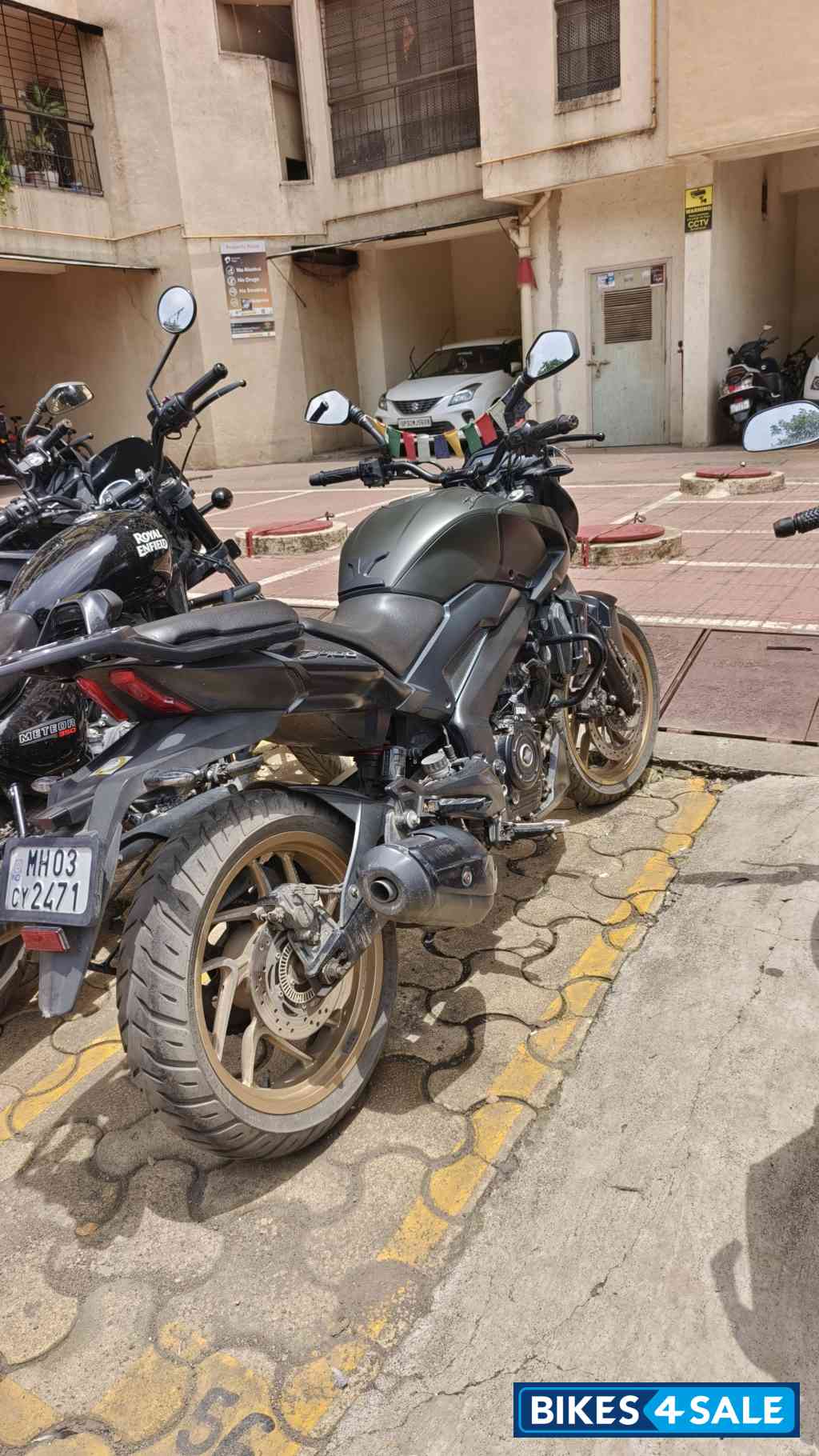 Bajaj Dominar 400 Disc