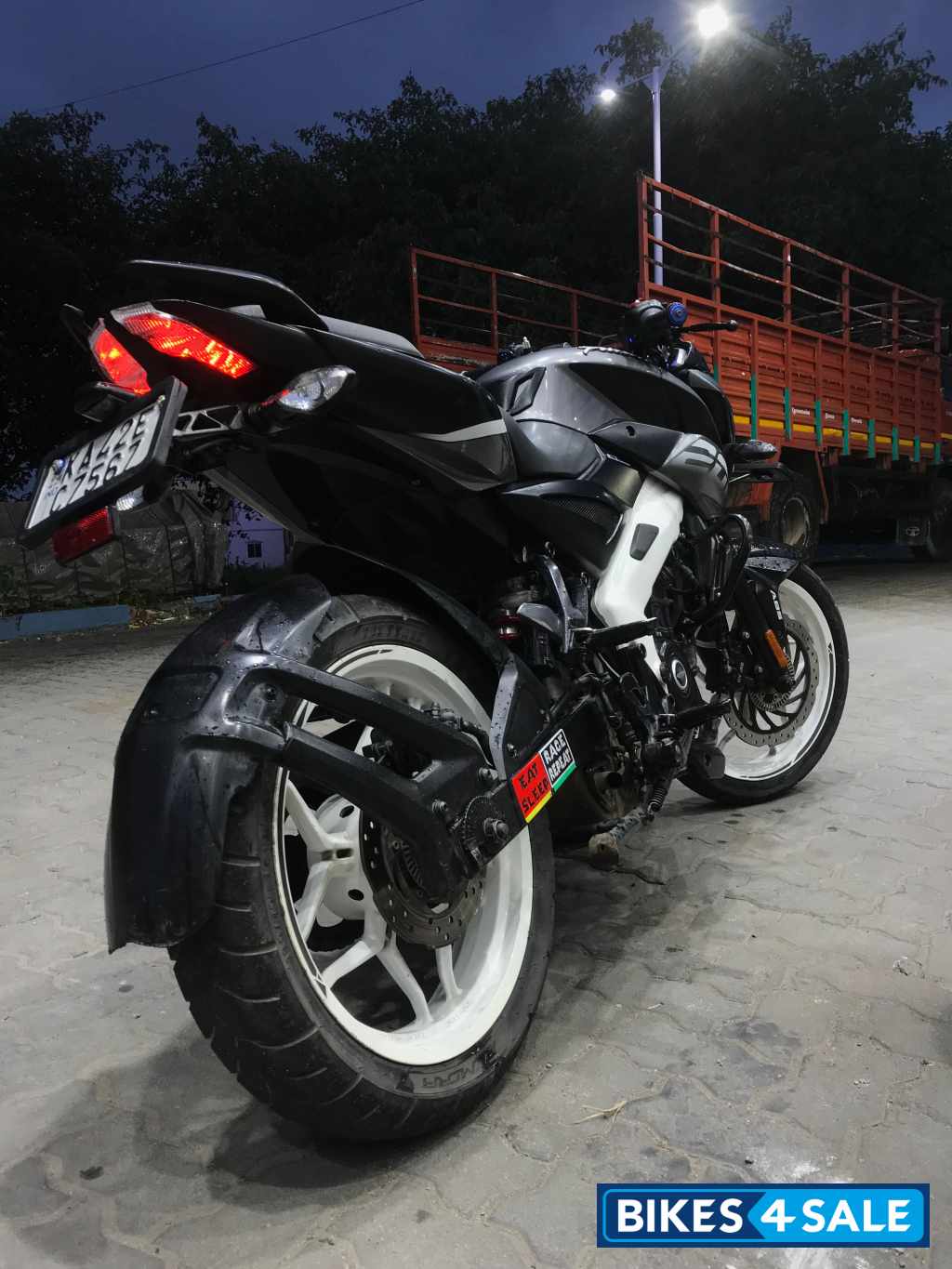 Glossy Pewter Grey Bajaj Pulsar NS200