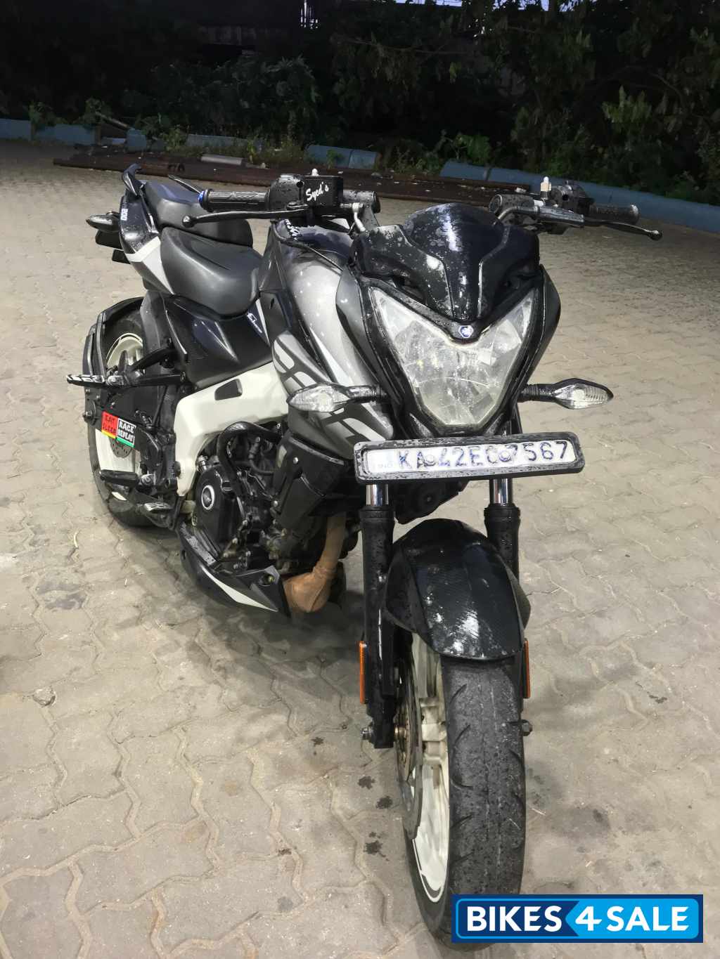 Glossy Pewter Grey Bajaj Pulsar NS200