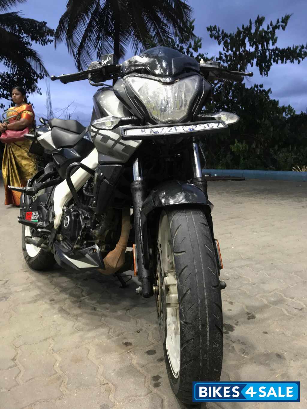 Glossy Pewter Grey Bajaj Pulsar NS200