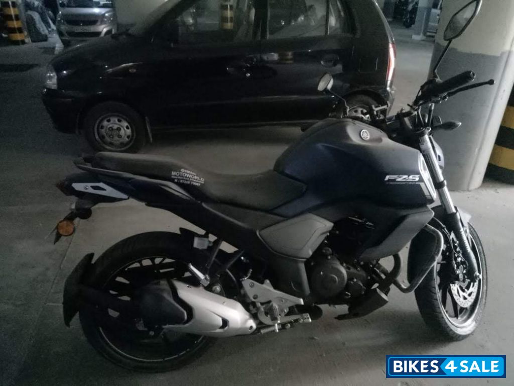 Blue Yamaha FZ-S FI V3 BS6 Blue Yamaha FZ-S FI V3 BS6