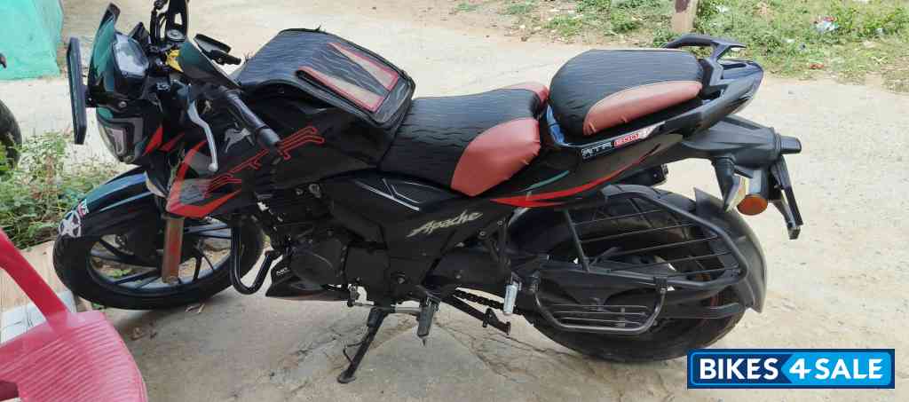 TVS Apache RTR 200 4V