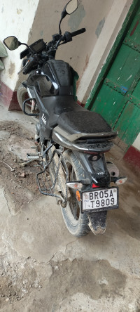 Black TVS Raider 125