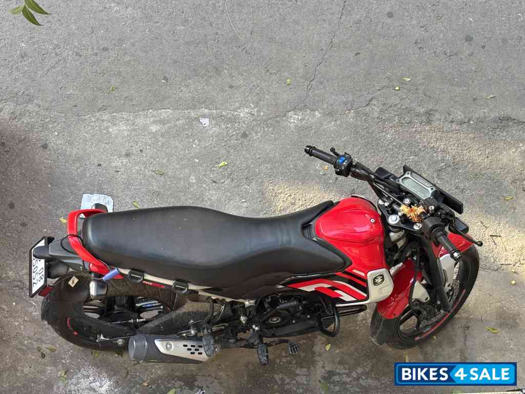 Red Bajaj Freedom 125 NG04 Disc LED