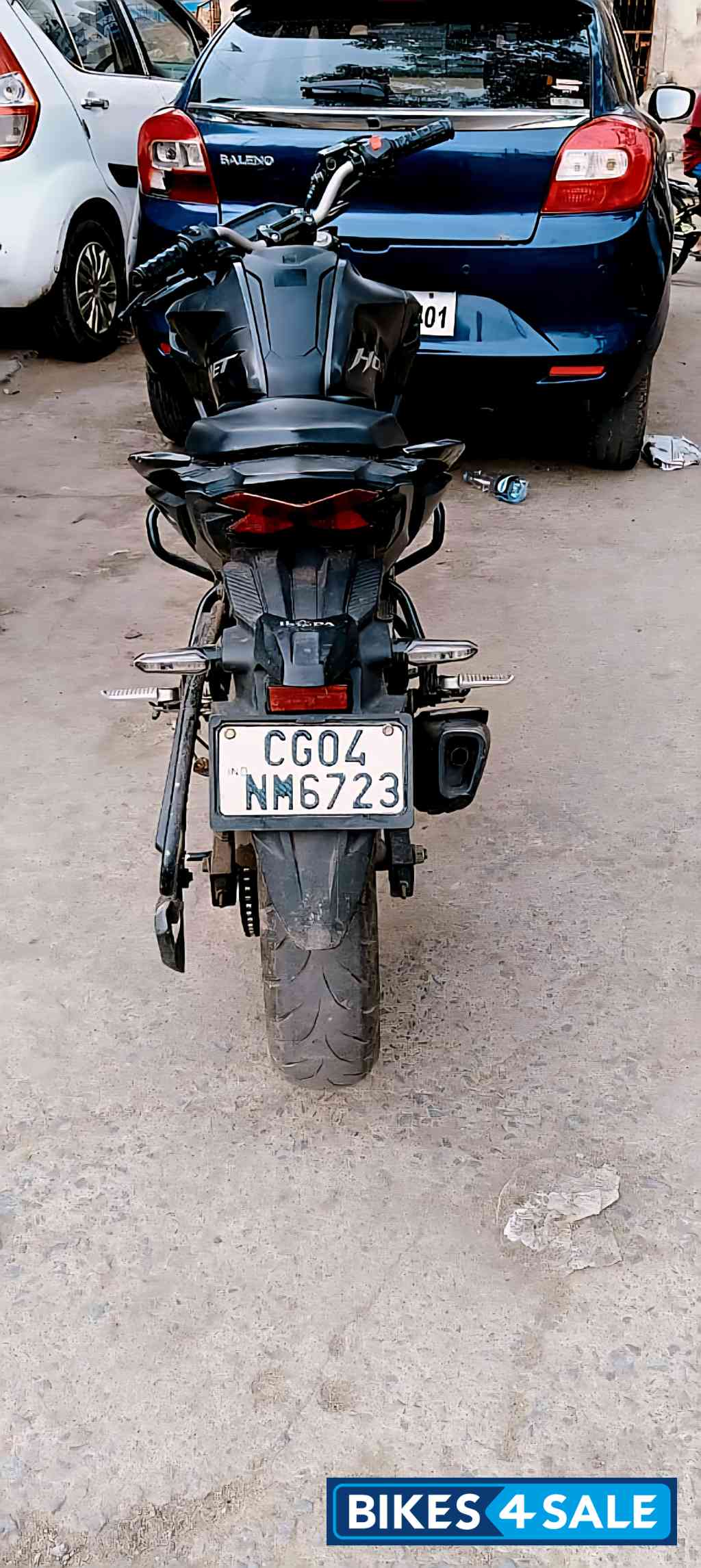 Black Honda Hornet 2.0