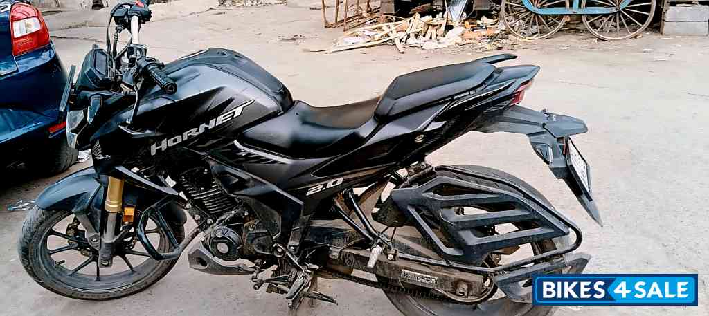 Black Honda Hornet 2.0