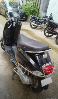 Black Vespa ZX 125 BS6