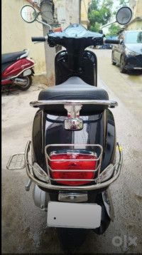 Black Vespa ZX 125 BS6