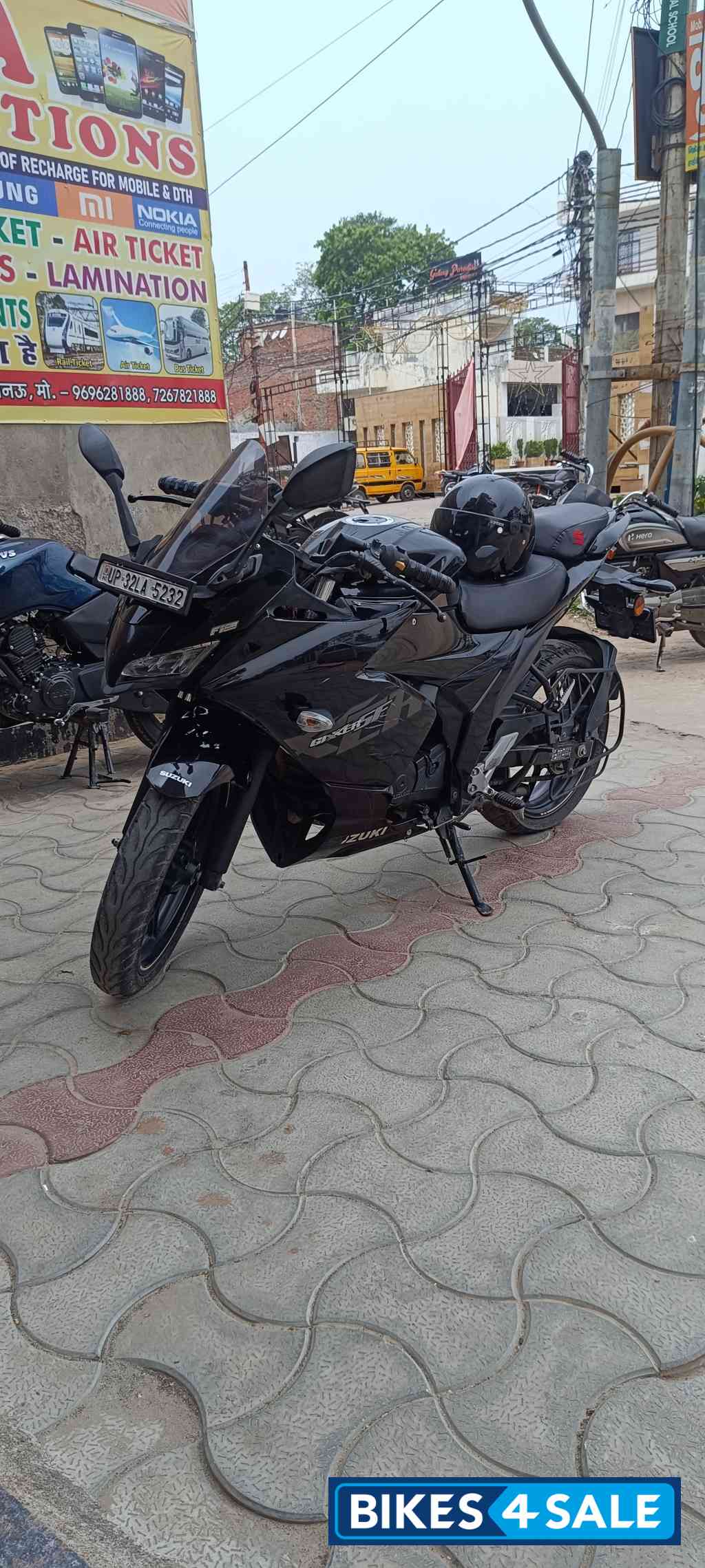 Suzuki Gixxer SF Fi