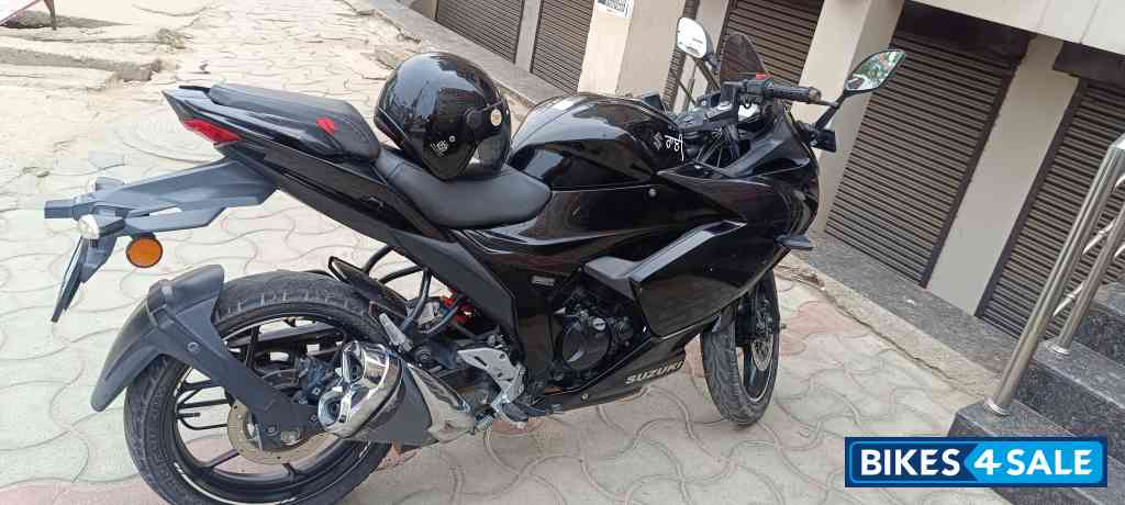 Suzuki Gixxer SF Fi