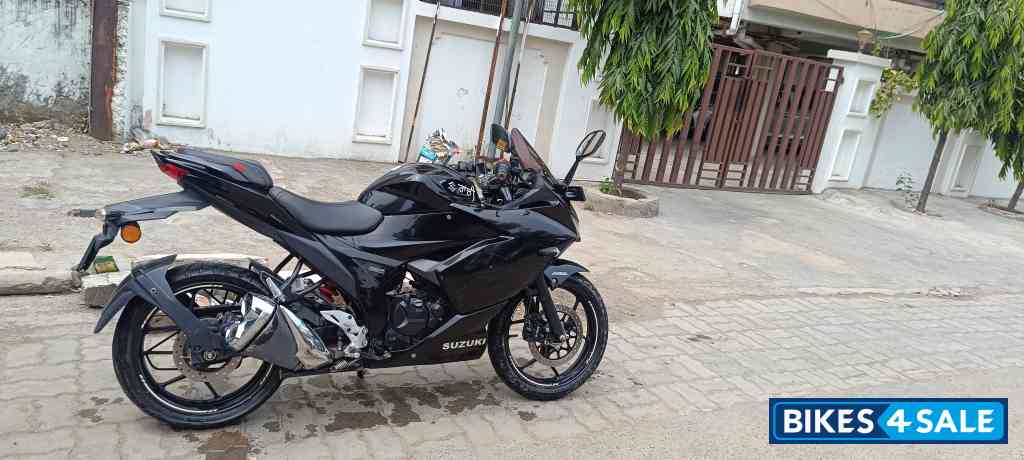 Suzuki Gixxer SF Fi