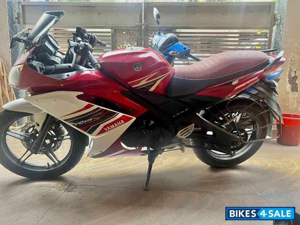 White & Red Yamaha YZF R15 S