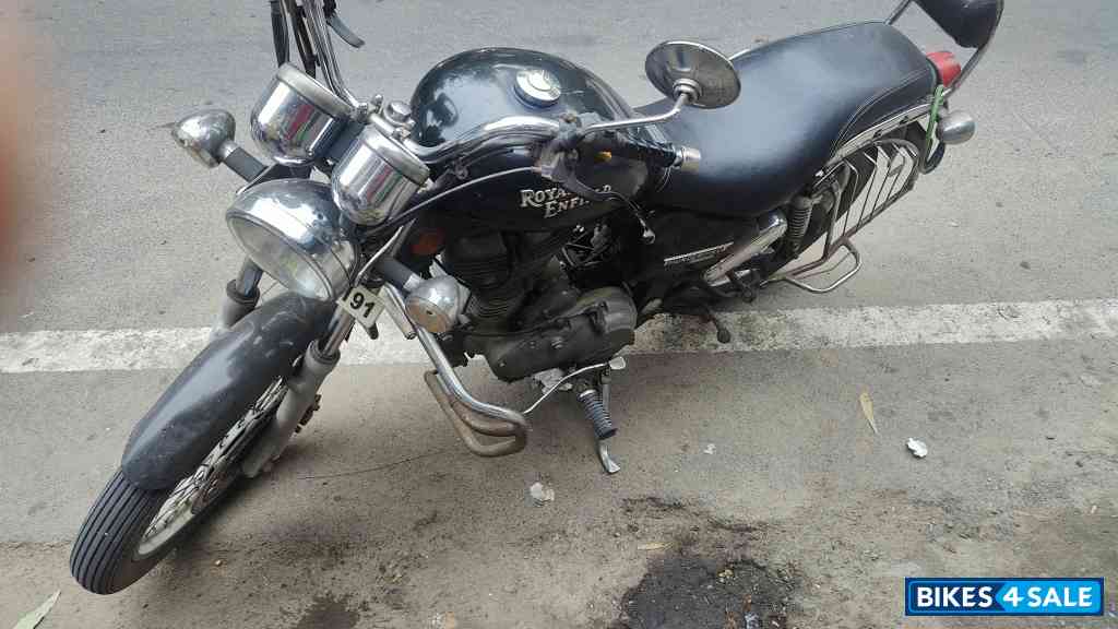 Black Royal Enfield Thunderbird TwinSpark 350