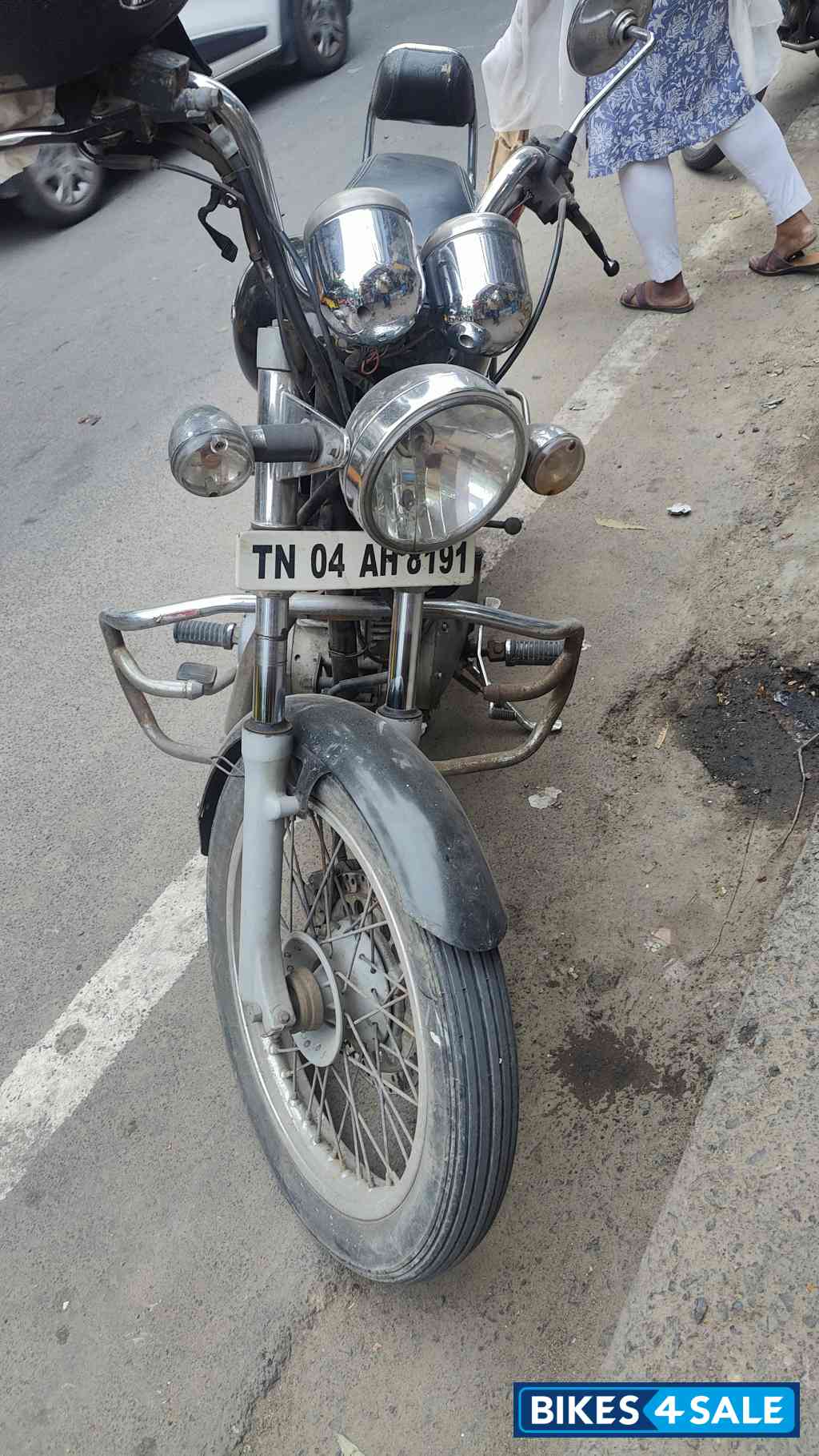 Black Royal Enfield Thunderbird TwinSpark 350