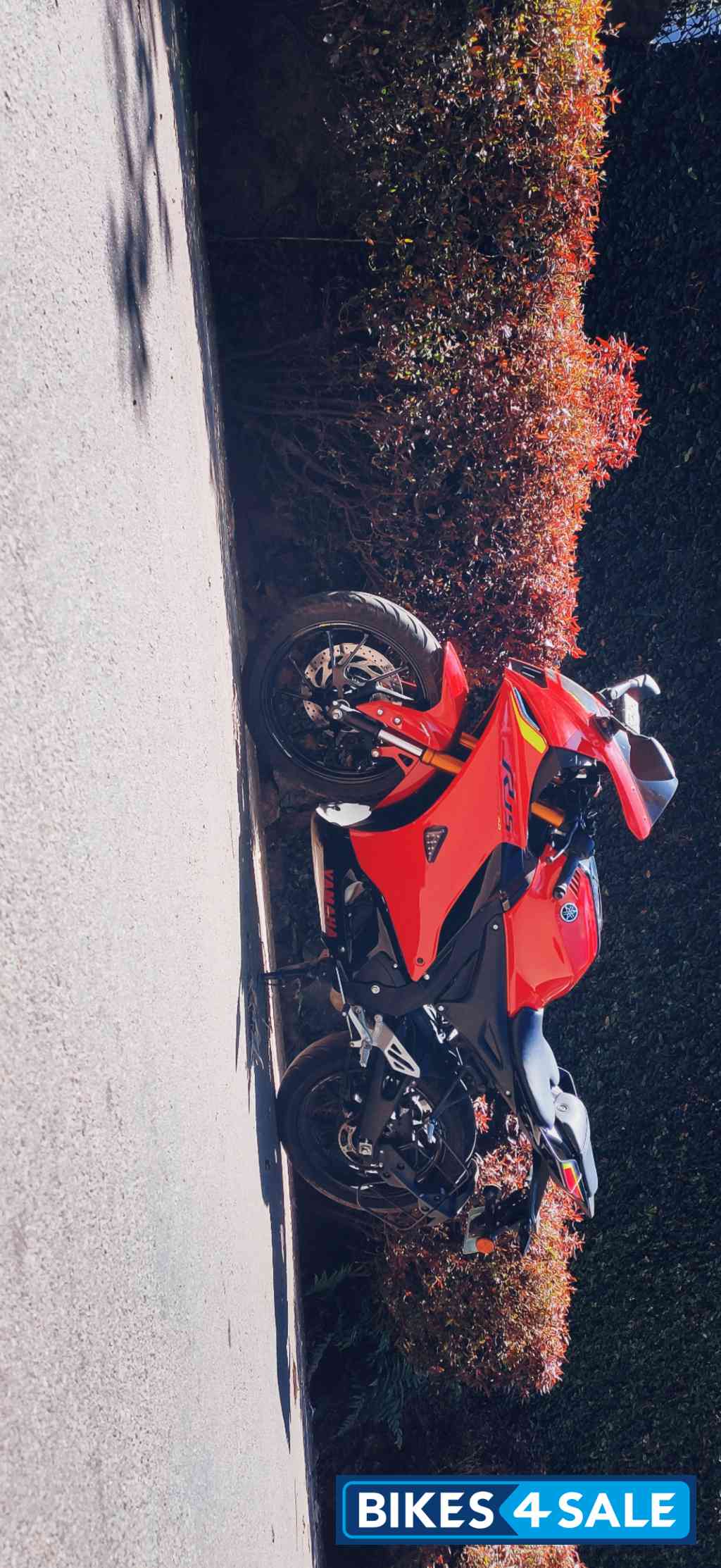 Red Yamaha R15 V4