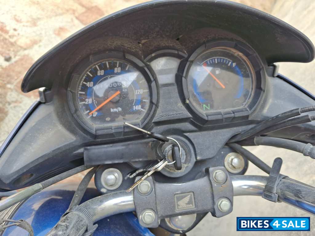 Blue Honda Shine 125