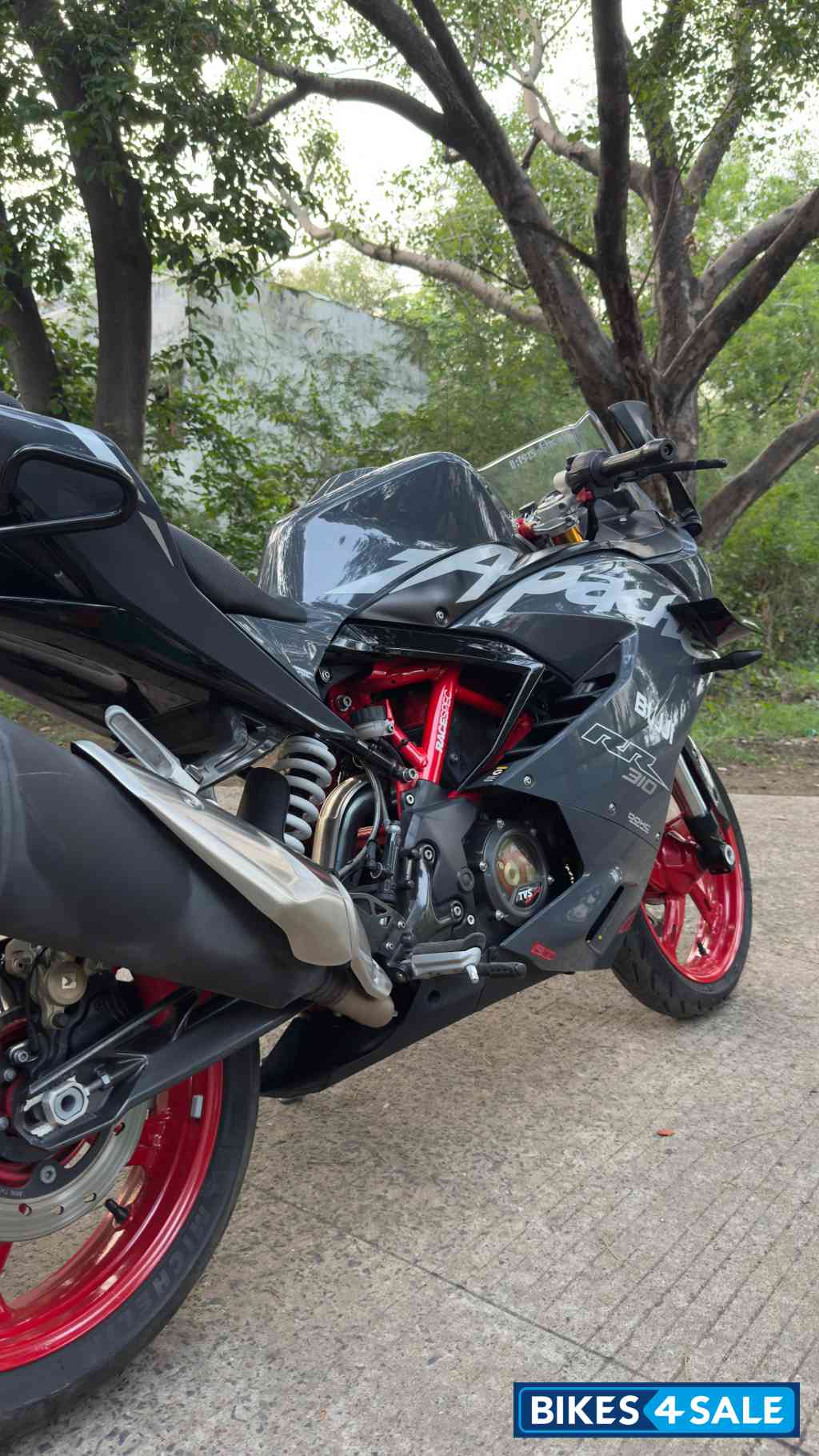 Bomber Grey TVS Apache RR 310 2024