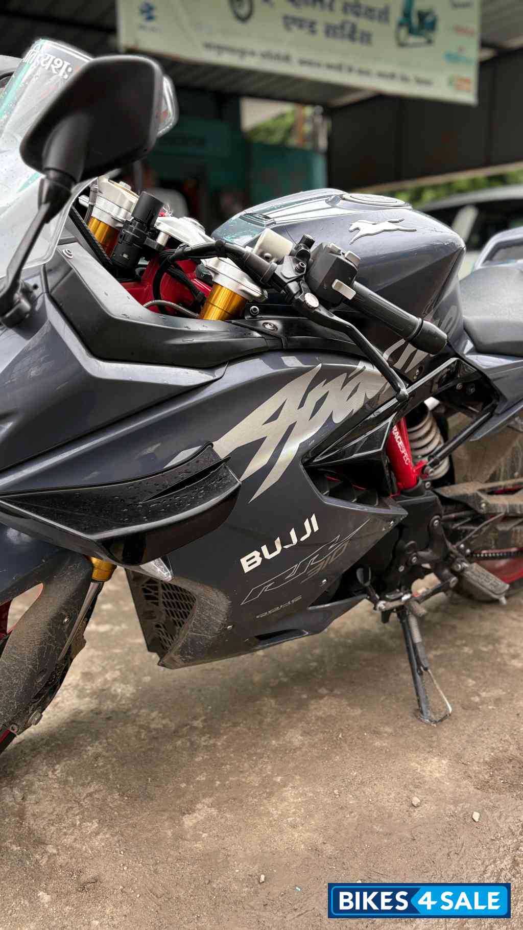 Bomber Grey TVS Apache RR 310 2024