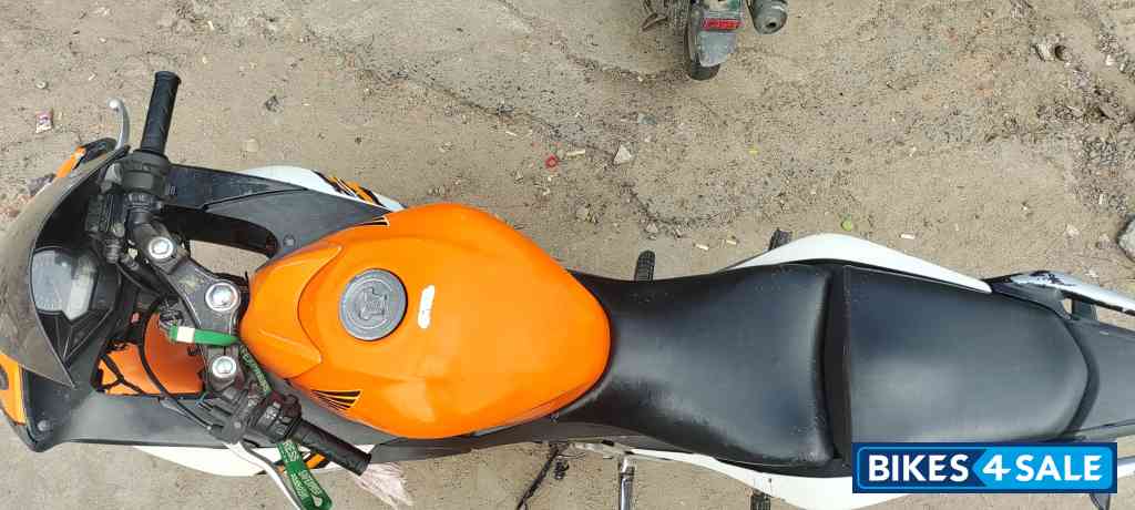 Orange Honda CBR 150R