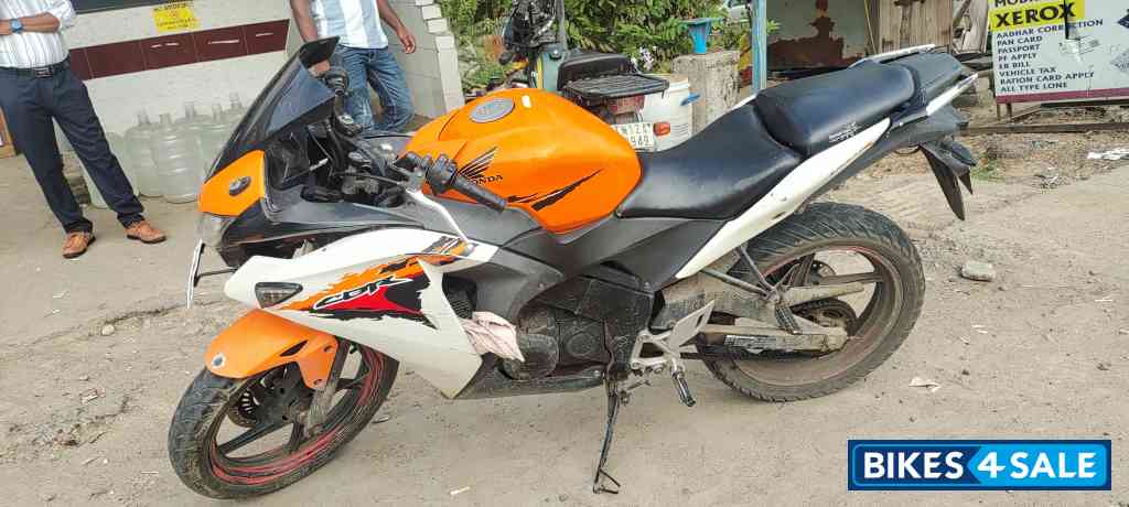 Orange Honda CBR 150R