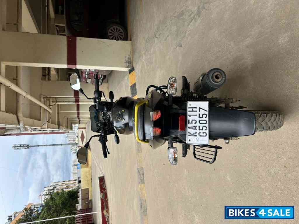 Bajaj Pulsar 150 Neon