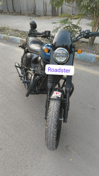 Yezdi Roadster Dark 2022 Model