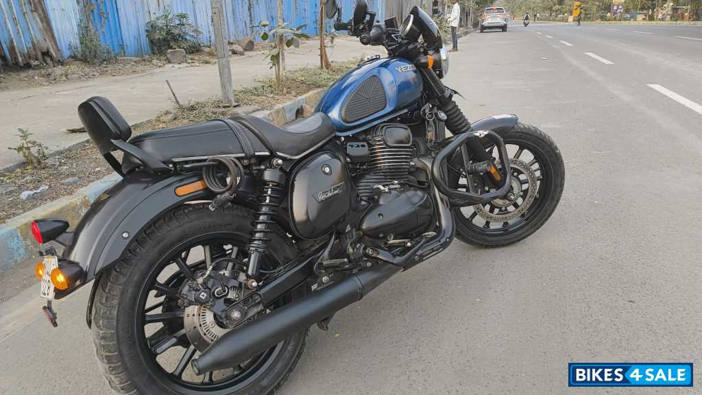 Yezdi Roadster Dark Yezdi Roadster Dark