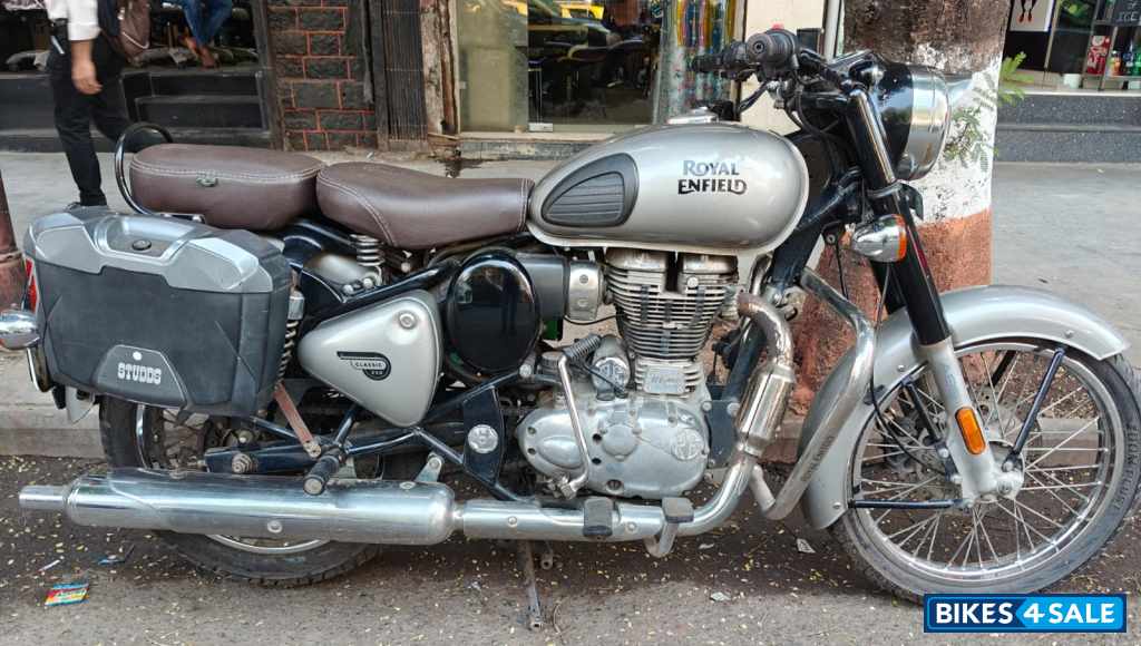 Gun Metal Grey Royal Enfield Classic 350 BS VI